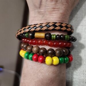 Nwot Womens Colorful Beaded & Leather Bracelet Set